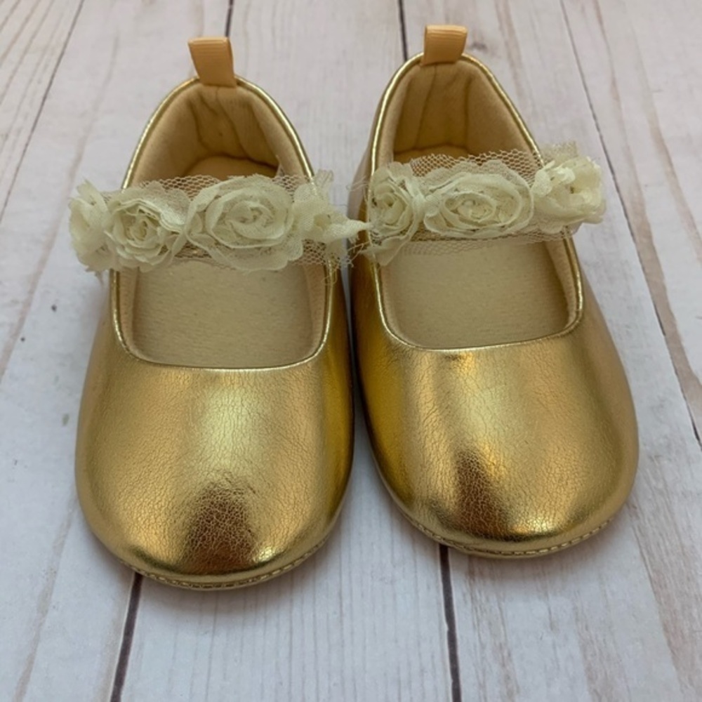 Baby girls gold Mary Janes 9-12m